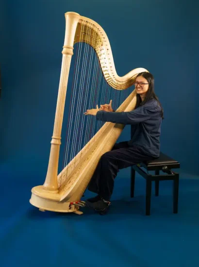 NOYO musician, Holli