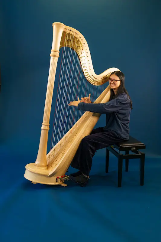 NOYO musician, Holli