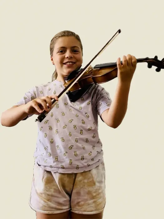 NOYO musician, Julia