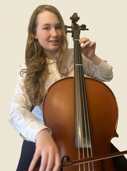 NOYO cellist, Enfys-Haf.